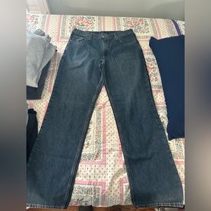 Carhartt relaxed fit 36x34. No tag. Nice jeans